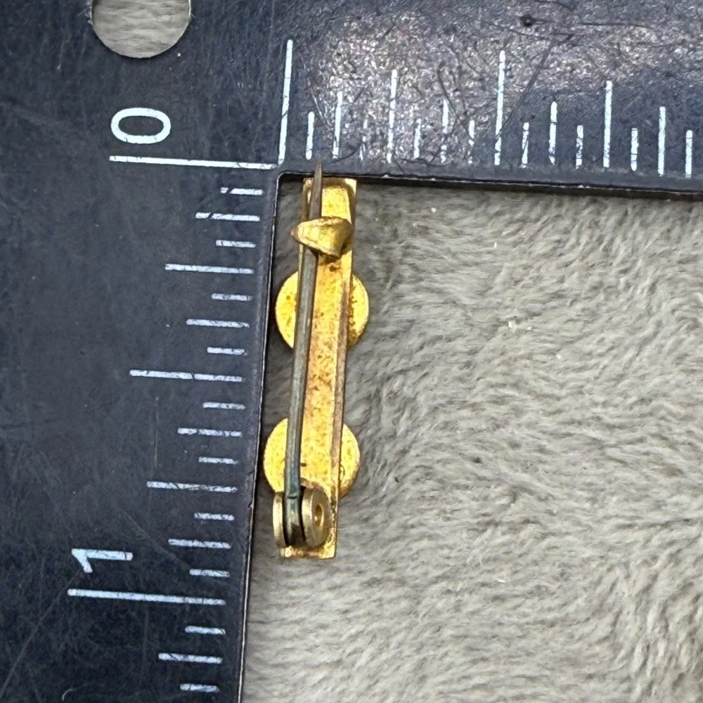 Vintage Victorian Bar Brooch Gold‎ Tone Green Stone